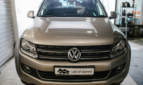 Volkswagen Amarok 1gen 2.0 TDI MT (163 л.с.) 2011 и Volkswagen Amarok 1gen 2.0 BiTDI Tiptronic (180 л.с.) 2013    